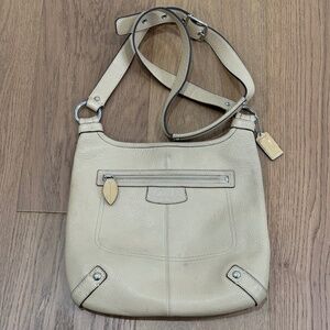 GUC Coach F14679 Penelope‎ Hippie Leather Crossbody Bag - Cream